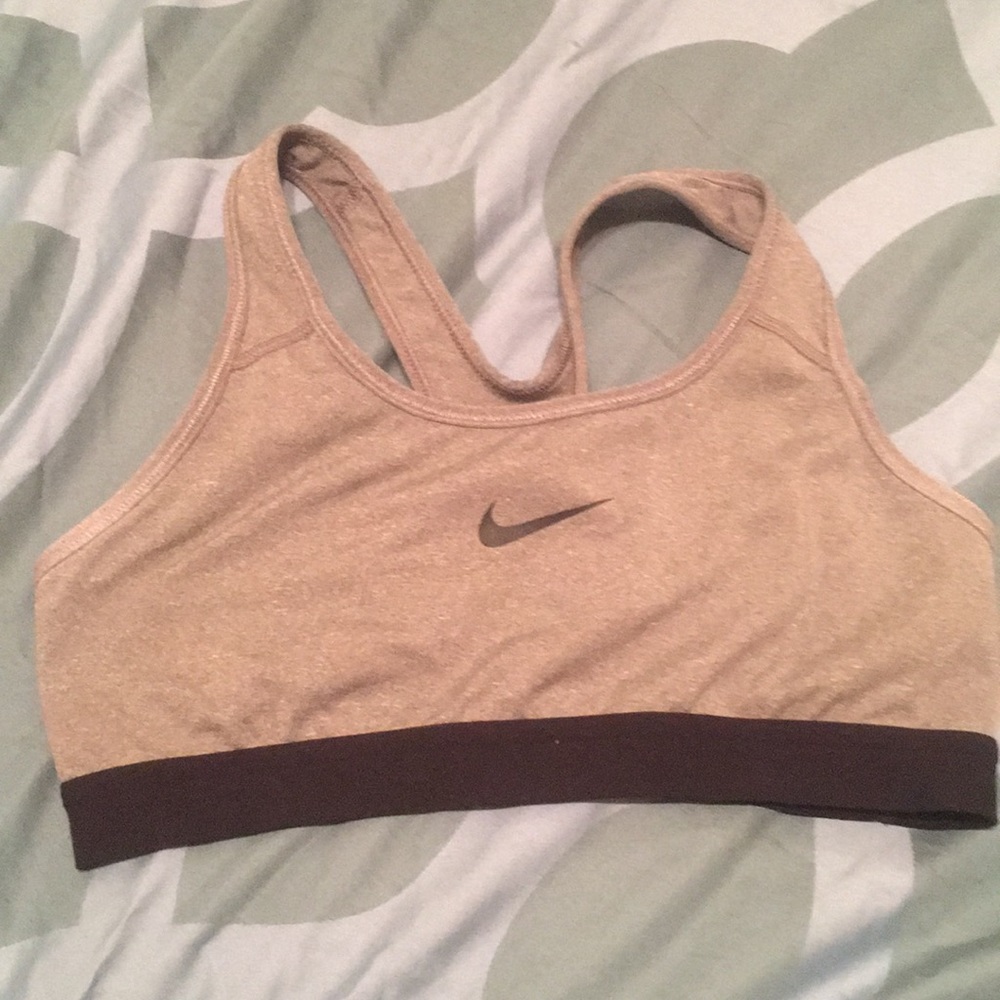 sports bra